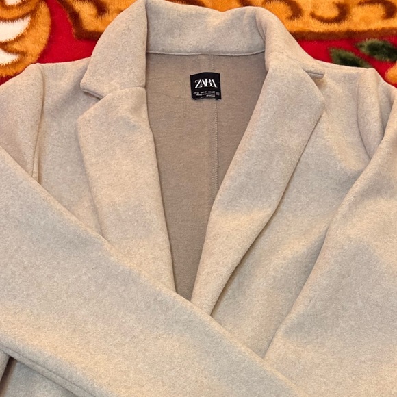 Zara Women's Beige Coat - Picture 4 of 4